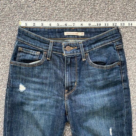 Levi’s 721 high rise distressed skinny jeans - Picture 5 of 9